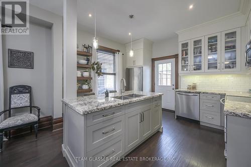 126 Inkerman Street, London, ON - Indoor Photo Showing Kitchen With Upgraded Kitchen