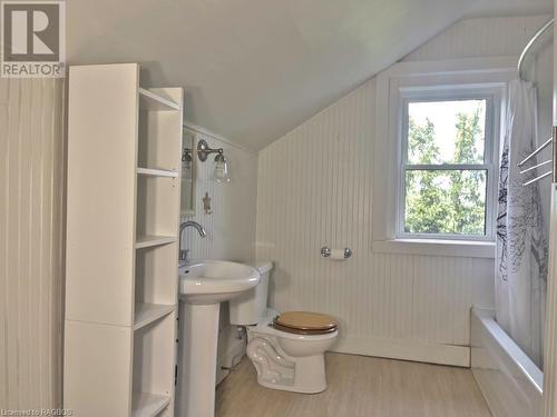 3585 Bruce Road 3, Saugeen Shores, ON - Indoor Photo Showing Bathroom