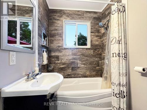 27640 Highway 28 S, Bancroft, ON - Indoor Photo Showing Bathroom