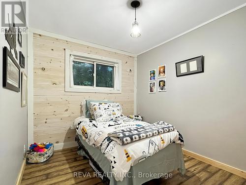 27640 Highway 28 S, Bancroft, ON - Indoor Photo Showing Bedroom