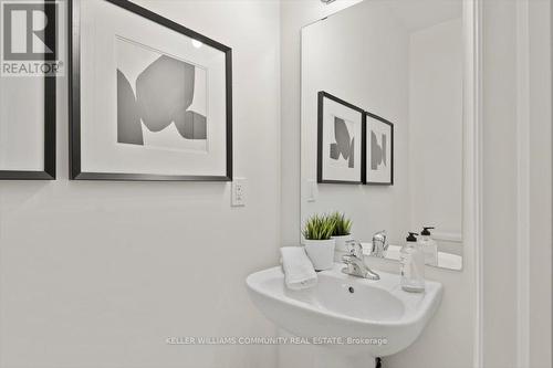 817 Griffin Trail, Peterborough, ON - Indoor Photo Showing Bathroom