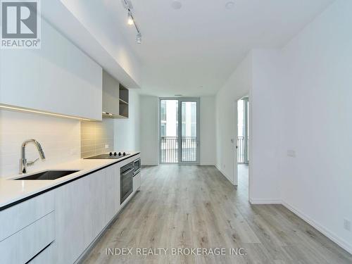 205 - 1000 Portage Parkway, Vaughan, ON - Indoor Photo Showing Kitchen With Upgraded Kitchen