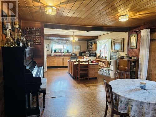 4176 Pacific Road, Williams Lake, BC - Indoor Photo Showing Dining Room