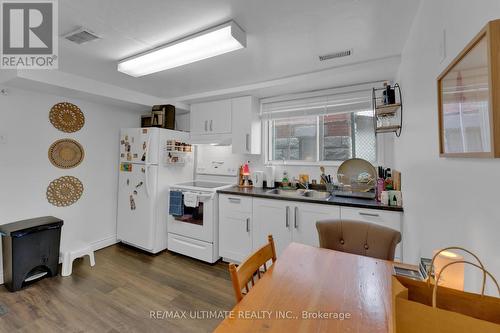 347 Lansdowne Avenue, Toronto, ON - Indoor Photo Showing Kitchen With Double Sink
