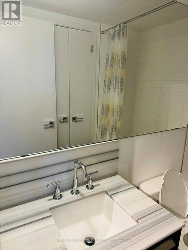 818 - 57 St Joseph Street, Toronto, ON - Indoor Photo Showing Bathroom
