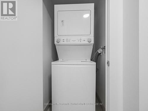 1313 - 35 Mercer Street, Toronto, ON - Indoor Photo Showing Laundry Room