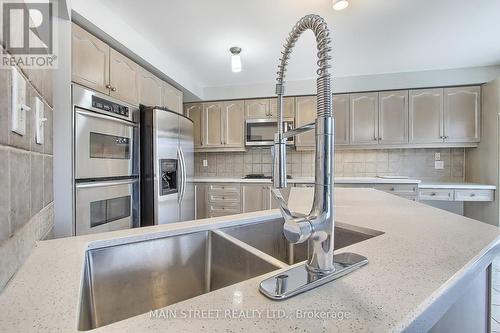 16 Hirst Avenue, Georgina, ON - Indoor Photo Showing Kitchen With Double Sink With Upgraded Kitchen
