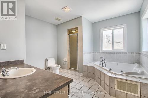 16 Hirst Avenue, Georgina, ON - Indoor Photo Showing Bathroom