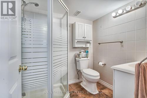 16 Hirst Avenue, Georgina, ON - Indoor Photo Showing Bathroom
