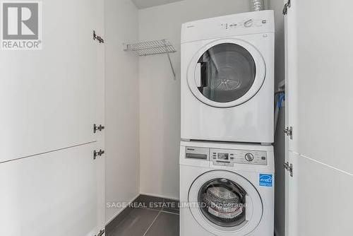 802 - 38 Stewart Street, Toronto, ON - Indoor Photo Showing Laundry Room