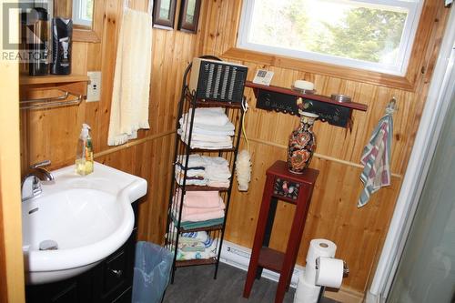 20 Hodgewater Line, Makinsons, NL - Indoor Photo Showing Bathroom