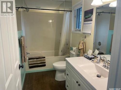 1091 110Th Street, North Battleford, SK - Indoor Photo Showing Bathroom