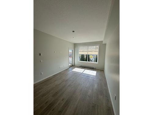 4Fl 3315 148 Street, White Rock, BC - Indoor Photo Showing Other Room