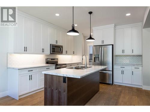 1803 50 Avenue, Vernon, BC - Indoor Photo Showing Kitchen With Double Sink With Upgraded Kitchen