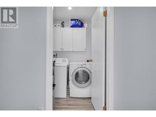 2025 Baron Road Unit# 309, Kelowna, BC - Indoor Photo Showing Laundry Room