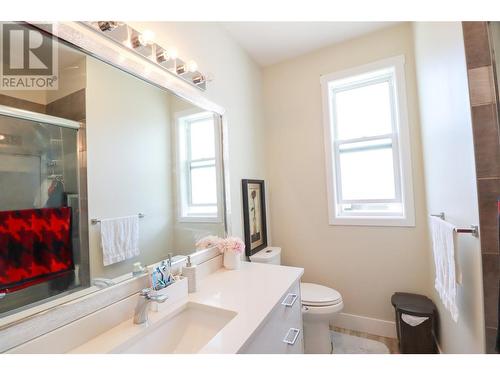 102 Cossar Avenue Unit# 102, Penticton, BC - Indoor Photo Showing Bathroom