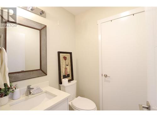 102 Cossar Avenue Unit# 102, Penticton, BC - Indoor Photo Showing Bathroom