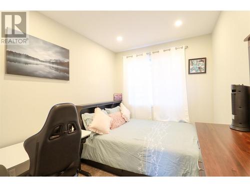 102 Cossar Avenue Unit# 102, Penticton, BC - Indoor Photo Showing Bedroom