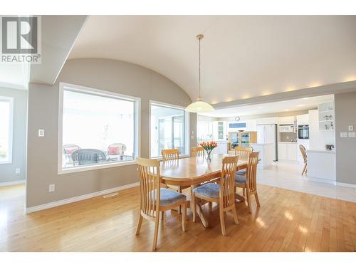 3805 Sawgrass Drive, Osoyoos, BC - Indoor Photo Showing Dining Room