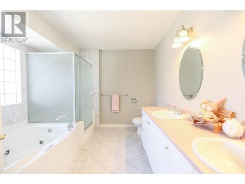 3805 Sawgrass Drive, Osoyoos, BC - Indoor Photo Showing Bathroom