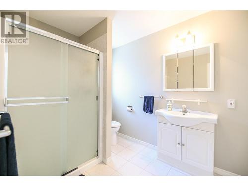 3805 Sawgrass Drive, Osoyoos, BC - Indoor Photo Showing Bathroom