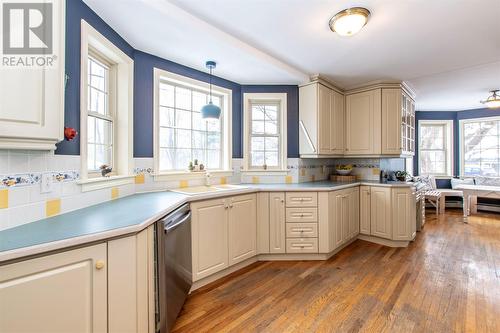23 Glenridge Crescent, St. John'S, NL - Indoor Photo Showing Kitchen