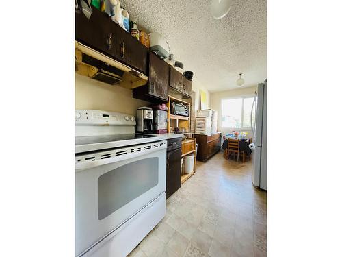 24 - 1800 2Nd Street, Cranbrook, BC - Indoor Photo Showing Kitchen