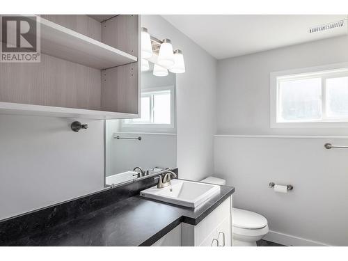 2047 Richter Street, Kelowna, BC - Indoor Photo Showing Bathroom