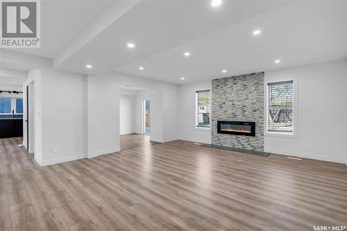 1643 Alexandra Avenue, Saskatoon, SK - Indoor Photo Showing Living Room With Fireplace