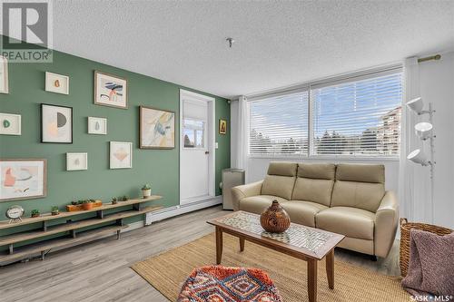 208 351 Saguenay Drive, Saskatoon, SK - Indoor Photo Showing Living Room
