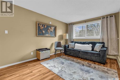 103 1013 Lansdowne Avenue, Saskatoon, SK - Indoor Photo Showing Living Room