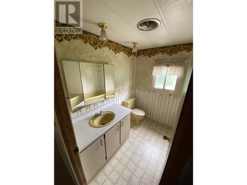 4023 Old Alaska Highway, Dawson Creek, BC - Indoor Photo Showing Bathroom