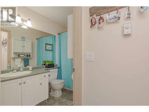1002 Riverside Avenue Unit# 203, Sicamous, BC - Indoor Photo Showing Bathroom