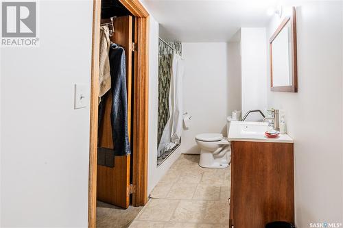 3311 Carnegie Street, Regina, SK - Indoor Photo Showing Bathroom