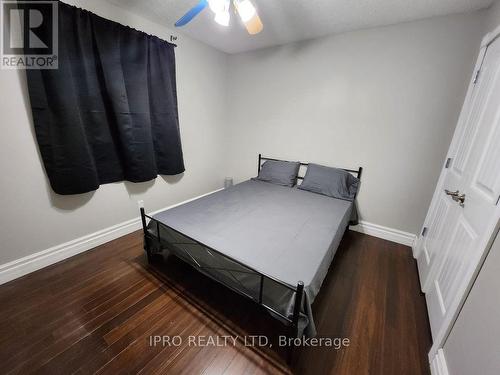 1128 Kent Avenue, Oakville, ON - Indoor Photo Showing Bedroom