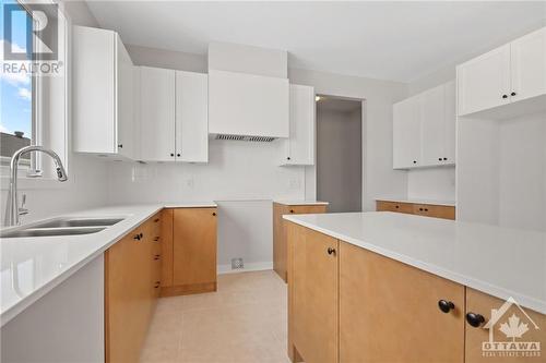288 Appalachian Circle, Ottawa, ON - Indoor Photo Showing Kitchen With Double Sink