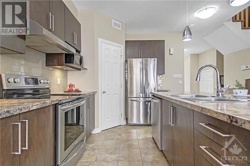 203 Brambling Way, Ottawa, ON - Indoor Photo Showing Kitchen With Double Sink With Upgraded Kitchen