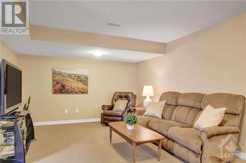 203 Brambling Way, Ottawa, ON - Indoor Photo Showing Living Room
