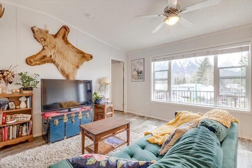26 Slalom Drive, Fernie, BC - Indoor Photo Showing Living Room