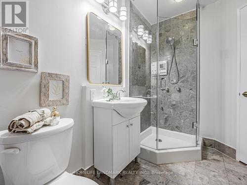 111 - 5795 Yonge Street, Toronto, ON - Indoor Photo Showing Bathroom