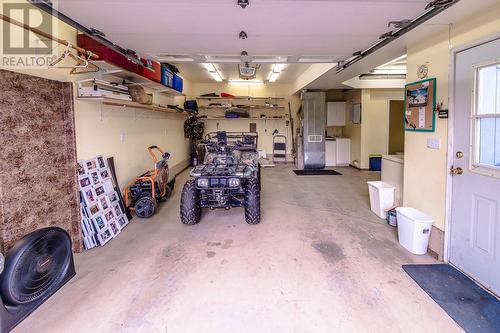 2280 Somerset Road, West Kelowna, BC - Indoor Photo Showing Garage