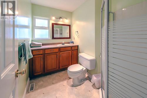 2280 Somerset Road, West Kelowna, BC - Indoor Photo Showing Bathroom