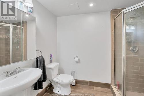 3660 Shinglecreek Court, Windsor, ON - Indoor Photo Showing Bathroom