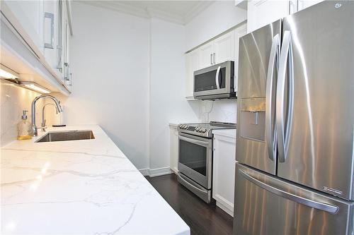 330 Red Maple Road|Unit #Ph08, Richmond Hill, ON - Indoor Photo Showing Kitchen