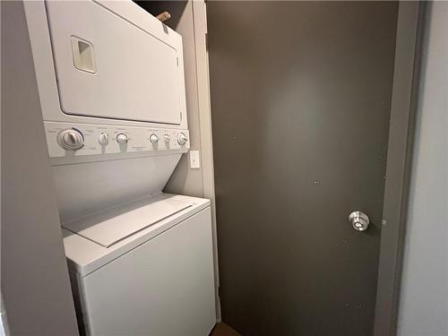 66 Bay Street S|Unit #713, Hamilton, ON - Indoor Photo Showing Laundry Room