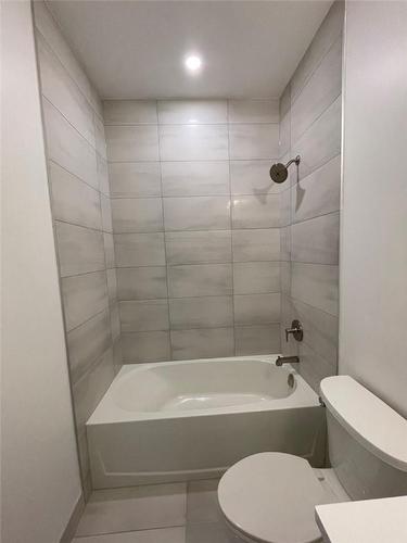 15 Wellington Street S|Unit #305, Kitchener, ON - Indoor Photo Showing Bathroom