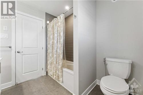 717 Wooler Place, Ottawa, ON - Indoor Photo Showing Bathroom