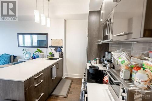 255 Bay Street Unit#1415, Ottawa, ON - Indoor Photo Showing Kitchen