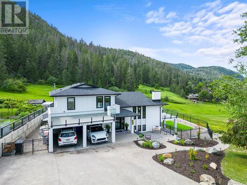 8590 Harbour Heights Road, Vernon, BC - Outdoor With In Ground Pool With Backyard