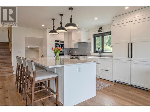 8590 Harbour Heights Road, Vernon, BC - Indoor Photo Showing Kitchen With Upgraded Kitchen